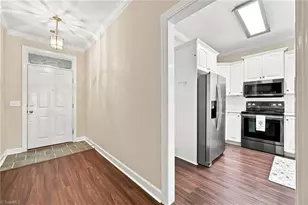 710 Vinebury Ln, High Point, NC 27265 - Photo 4