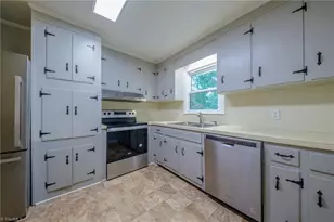 435 Lakecrest Dr, Kernersville, NC 27284 - Photo 16