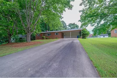 435 Lakecrest Drive, Kernersville, NC 27284 - Photo 2