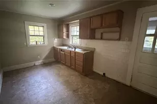 1229 Roberts Ln, High Point, NC 27260 - Photo 6