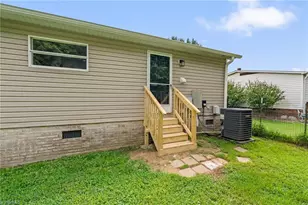 4886 Oak Branch Ln, Walkertown, NC 27051 - Photo 28