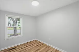 702 Maple Ave, Burlington, NC 27215 - Photo 24