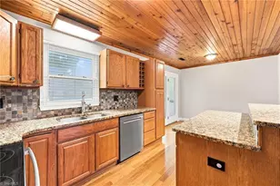 4957 Lochraven Dr, Winston-Salem, NC 27104 - Photo 6