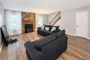 1017 Glendale Dr, Greensboro, NC 27406 - Photo 6