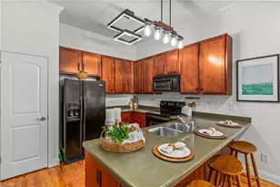 622 N Elm St, Greensboro, NC 27401 - Photo 10