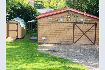 535 E Haymore Street, Mount Airy, NC 27030 - Photo 8