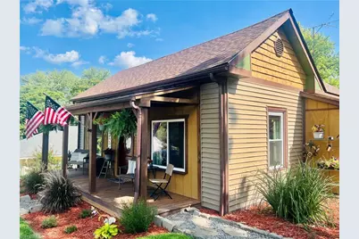 535 E Haymore Street, Mount Airy, NC 27030 - Photo 2