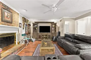 5009 Mallard Lake Dr, Greensboro, NC 27406 - Photo 10