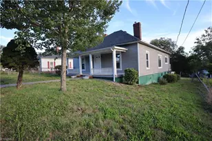 994 Burton St, Eden, NC 27288 - Photo 2