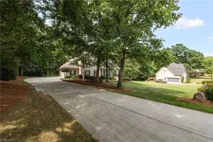 5411 Effieham St, Oak Ridge, NC 27310 - Photo 4