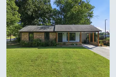 1004 W Meadowview Road, Greensboro, NC 27406 - Photo 2