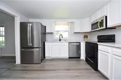 5075 Baux Mountain Road, Winston-Salem, NC 27105 - Photo 6