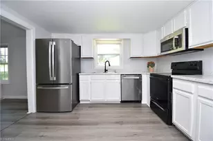 5075 Baux Mountain Rd, Winston-Salem, NC 27105 - Photo 6
