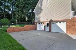 220 Coghill Dr, Winston-Salem, NC 27103 - Photo 34