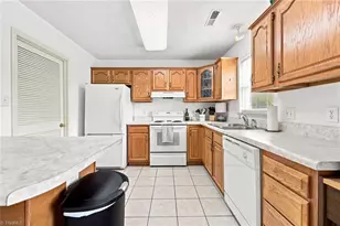 516 Leston Gilbert Dr, Kernersville, NC 27284 - Photo 14