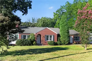 807 W Jackson St, Mayodan, NC 27027 - Photo 1