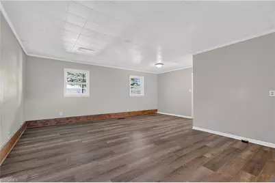 807 W Jackson Street, Mayodan, NC 27027 - Photo 6