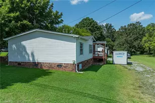 1025 E Holly Grove Rd, Lexington, NC 27292 - Photo 2