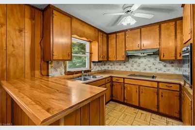 8936 Market Street, Greensboro, NC 27235 - Photo 10