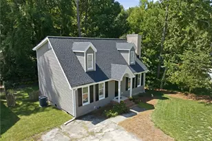 11 River Chase Ct, Greensboro, NC 27407 - Photo 2