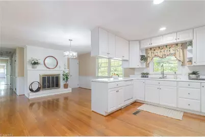 2910 Hope Valley Road, Winston-Salem, NC 27106 - Photo 12
