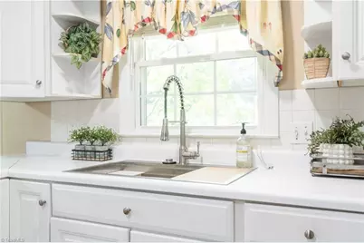 2910 Hope Valley Road, Winston-Salem, NC 27106 - Photo 12