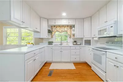 2910 Hope Valley Road, Winston-Salem, NC 27106 - Photo 10