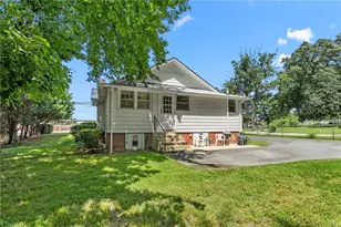 709 E Sunrise Ave, Thomasville, NC 27360 - Photo 30