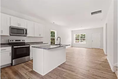 400 Guilford Street, Lexington, NC 27292 - Photo 2
