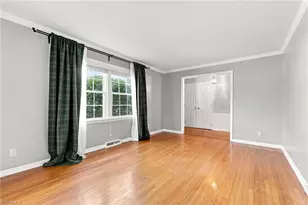2008 Medhurst Dr, Greensboro, NC 27410 - Photo 8