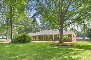 4331 Woodbourne Dr, Clemmons, NC 27012 - Photo 2