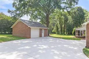 4331 Woodbourne Dr, Clemmons, NC 27012 - Photo 34