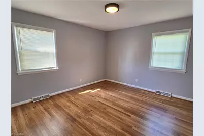2402 Chatham Drive, Greensboro, NC 27408 - Photo 10