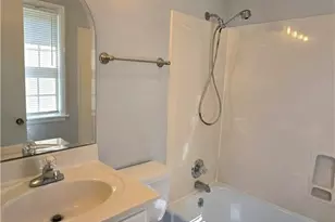 2402 Chatham Dr, Greensboro, NC 27408 - Photo 12