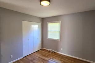 2402 Chatham Dr, Greensboro, NC 27408 - Photo 14