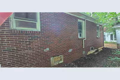2219 Manchester Street, Winston-Salem, NC 27105 - Photo 12