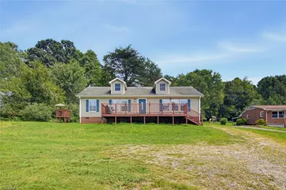 4889 Baux Mountain Road, Winston-Salem, NC 27105 - Photo 2