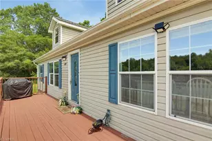 4889 Baux Mountain Rd, Winston-Salem, NC 27105 - Photo 4