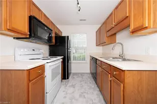 3273 Hyde Pl Cir, Winston-Salem, NC 27103 - Photo 10