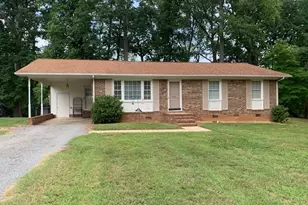2306 Woodland Dr, Reidsville, NC 27320 - Photo 2