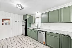306 Oakgrove Dr, Graham, NC 27253 - Photo 4