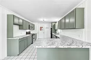 306 Oakgrove Dr, Graham, NC 27253 - Photo 2
