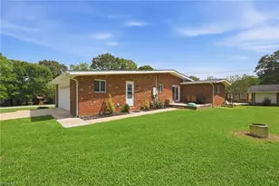 2405 Hillford Dr, Burlington, NC 27217 - Photo 16