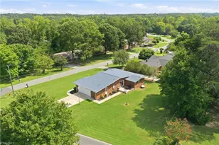 2405 Hillford Dr, Burlington, NC 27217 - Photo 6