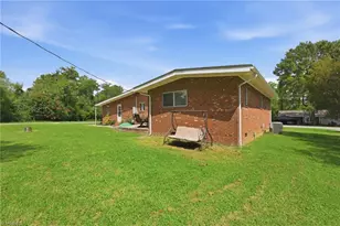 2405 Hillford Dr, Burlington, NC 27217 - Photo 14