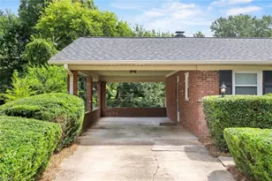 229 Farmbrooke Ln, Winston-Salem, NC 27127 - Photo 4