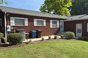 417 W Main St, Yadkinville, NC 27055 - Photo 2