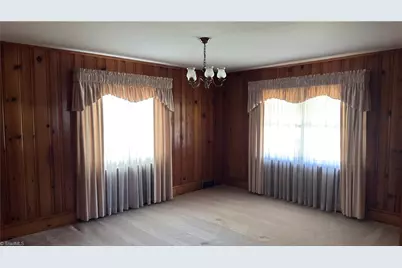 417 W Main Street, Yadkinville, NC 27055 - Photo 10