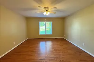 155 Lorraine Dr, Winston-Salem, NC 27107 - Photo 10