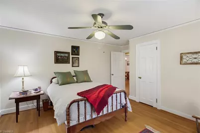 211 E Avondale Drive, Greensboro, NC 27403 - Photo 32